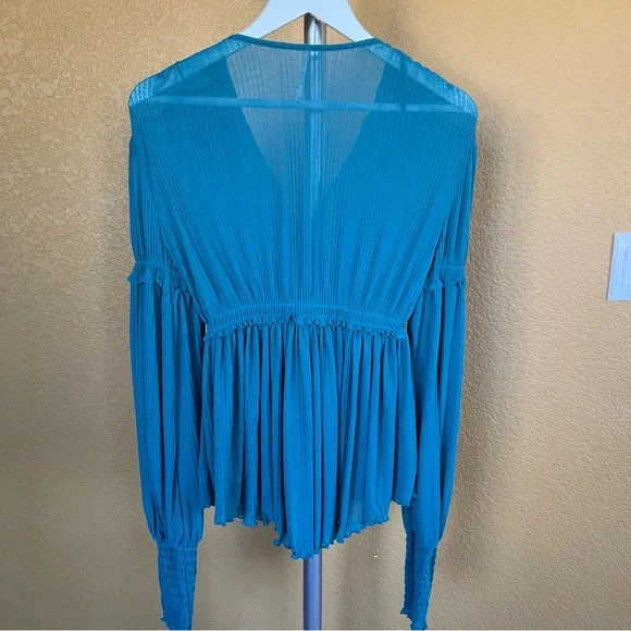 Free People Day Dreaming Top in Teal - Picture 5 of 10